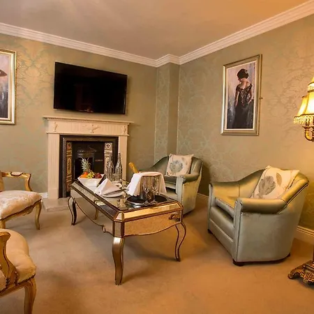 Anner Hotell 4*