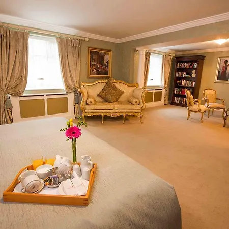 Anner Hotel