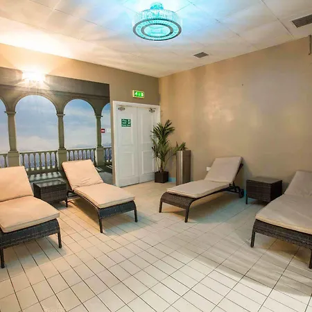 Anner Hotel 4*